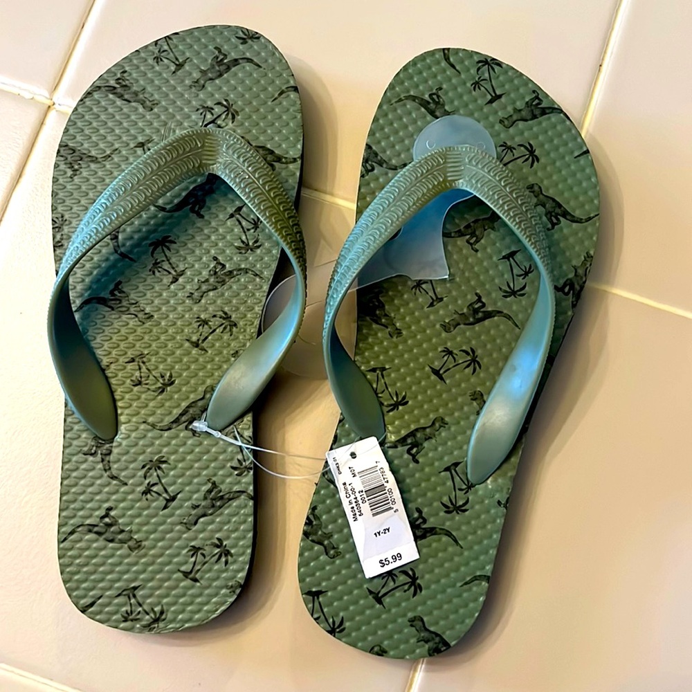 NWT Old Navy kids flip flops 1y-2y